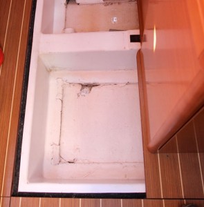 Viewing a yacht - problems cracks in floor