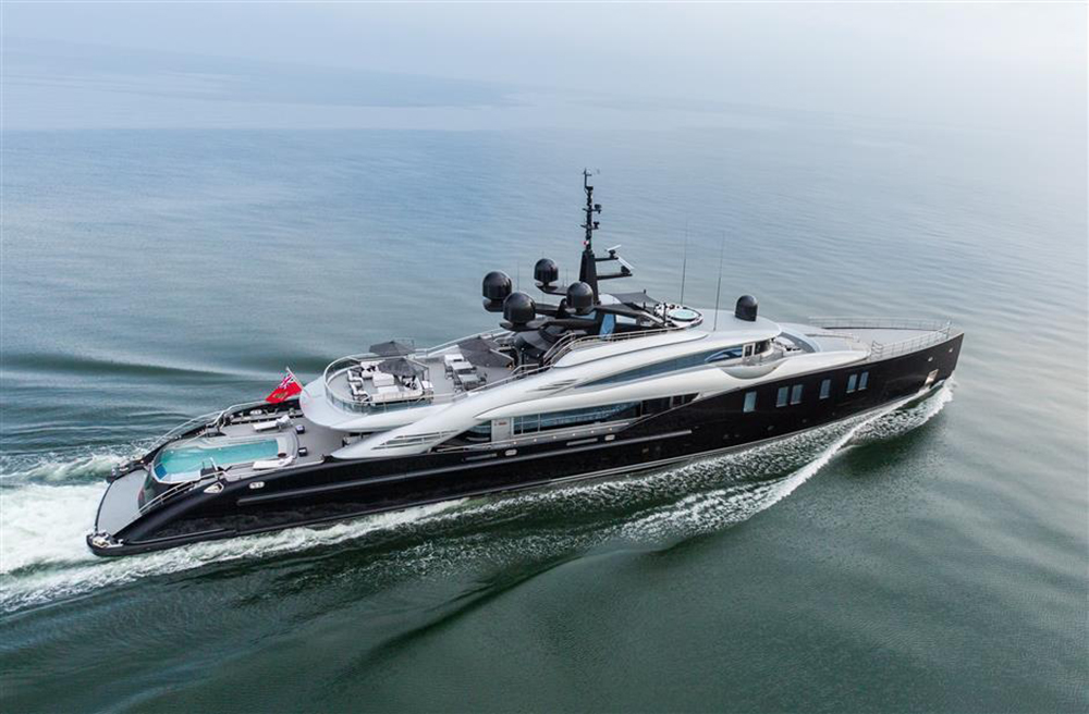 Superyacht charter Okto