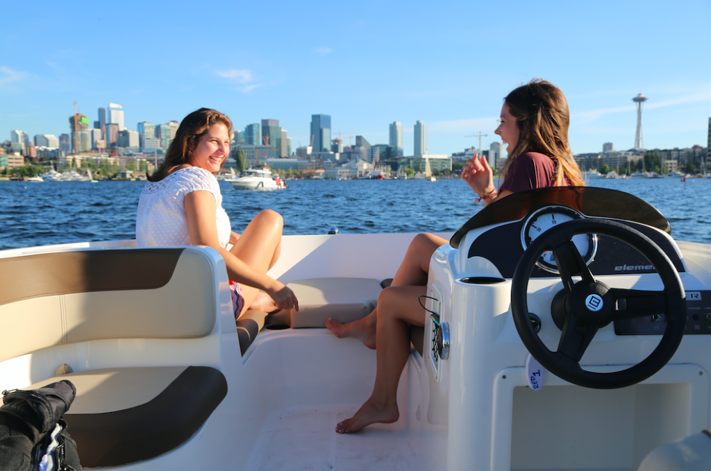 Millennials go boating. Image credit: Boatsetter